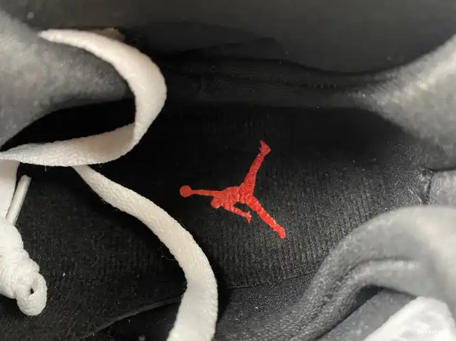 Rep TBkick Bunny Jordan Air Retro (2013) Bugs 8 305381-103 0412